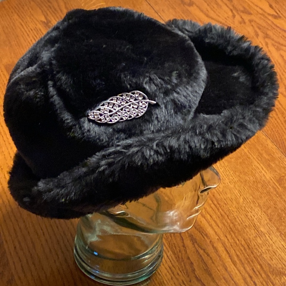 Ladies Faux Fur Bucket Hat Customized with Leaf Pin